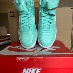 Nike High-Top Sneakers in Teal and White